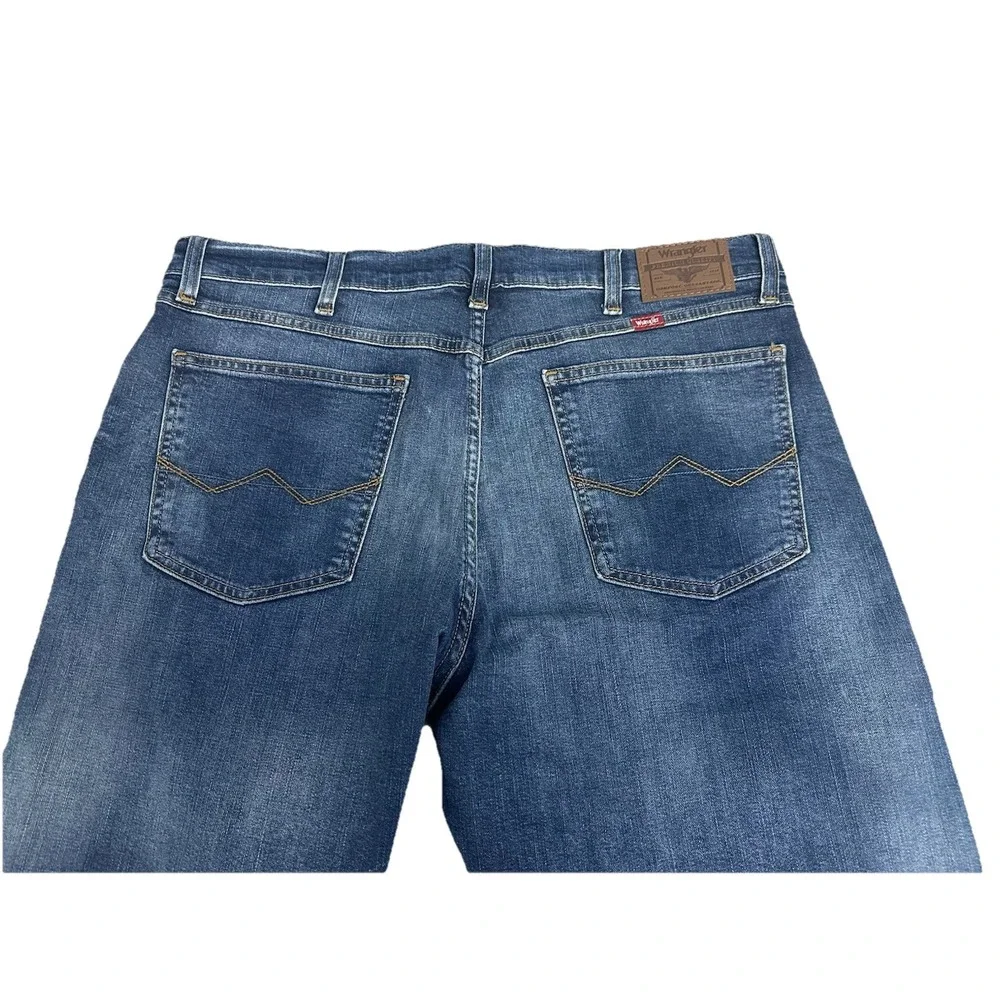 Wrangler‎ Men's Relaxed Boot Leg Opening Free To Stretch Denim Jeans 38X30 New